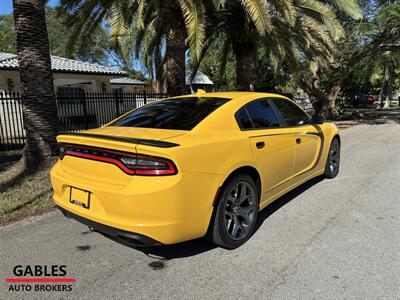 2017 Dodge Charger SXT   - Photo 5 - Miami, FL 33165