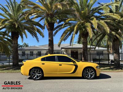 2017 Dodge Charger SXT   - Photo 2 - Miami, FL 33165