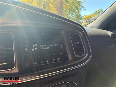 2017 Dodge Charger SXT   - Photo 16 - Miami, FL 33165