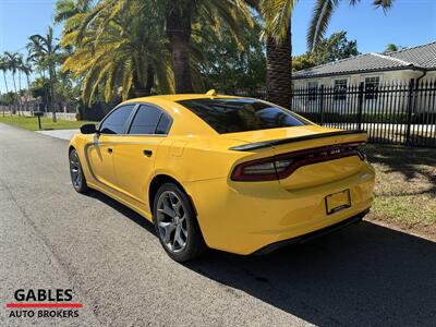 2017 Dodge Charger SXT   - Photo 11 - Miami, FL 33165