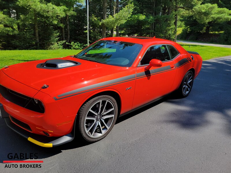 2023 Dodge Challenger R/T   - Photo 1 - Miami, FL 33165