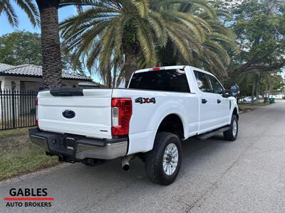 2017 Ford F-350 Super Duty XLT   - Photo 5 - Miami, FL 33165