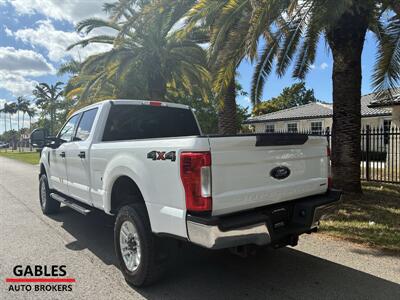 2017 Ford F-350 Super Duty XLT   - Photo 10 - Miami, FL 33165