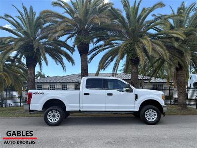 2017 Ford F-350 Super Duty XLT   - Photo 2 - Miami, FL 33165