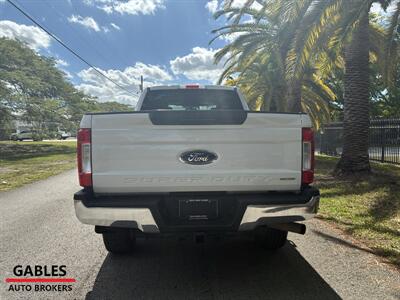 2017 Ford F-350 Super Duty XLT   - Photo 11 - Miami, FL 33165