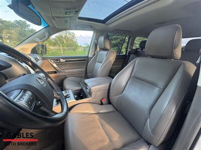 2018 Lexus GX 460   - Photo 18 - Miami, FL 33165