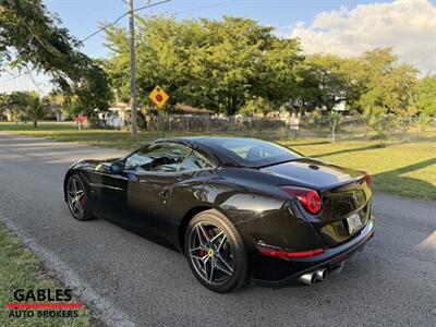 2015 Ferrari California T   - Photo 14 - Miami, FL 33165