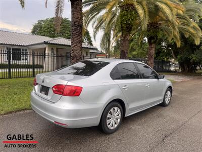 2013 Volkswagen Jetta   - Photo 13 - Miami, FL 33165