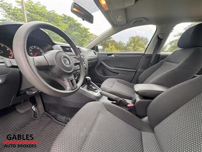 2013 Volkswagen Jetta   - Photo 23 - Miami, FL 33165
