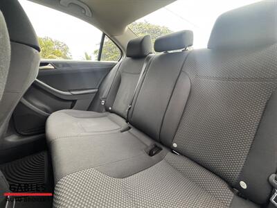 2013 Volkswagen Jetta   - Photo 20 - Miami, FL 33165
