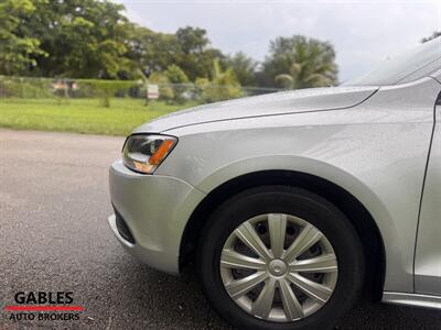 2013 Volkswagen Jetta   - Photo 19 - Miami, FL 33165