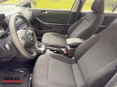 2013 Volkswagen Jetta   - Photo 9 - Miami, FL 33165