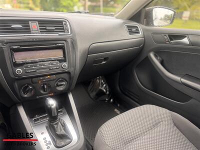 2013 Volkswagen Jetta   - Photo 29 - Miami, FL 33165