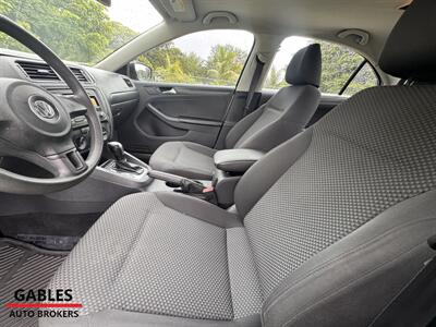 2013 Volkswagen Jetta   - Photo 24 - Miami, FL 33165