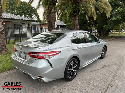 2018 Toyota Camry SE   - Photo 6 - Miami, FL 33165