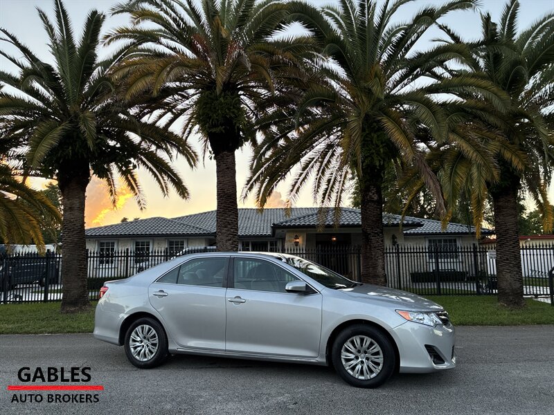 2014 Toyota Camry LE   - Photo 1 - Miami, FL 33165
