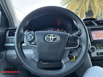 2014 Toyota Camry LE   - Photo 14 - Miami, FL 33165