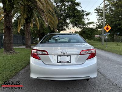 2014 Toyota Camry LE   - Photo 6 - Miami, FL 33165