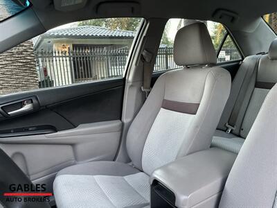 2014 Toyota Camry LE   - Photo 19 - Miami, FL 33165