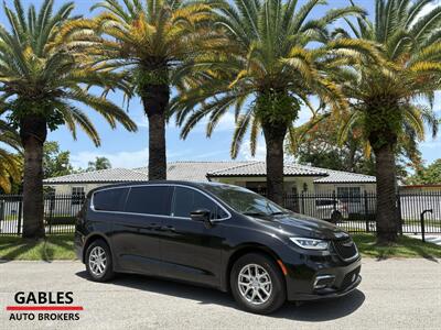 2026 Chrysler Pacifica Select Minivan