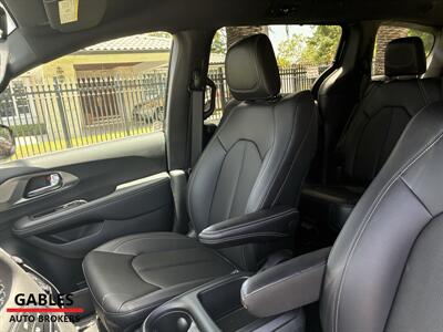 2026 Chrysler Pacifica Select - Photo 16 - Miami, FL 33165