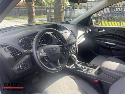 2018 Ford Escape SE   - Photo 13 - Miami, FL 33165