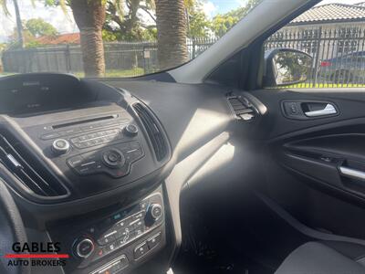 2018 Ford Escape SE   - Photo 16 - Miami, FL 33165