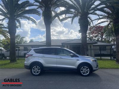 2018 Ford Escape SE   - Photo 2 - Miami, FL 33165