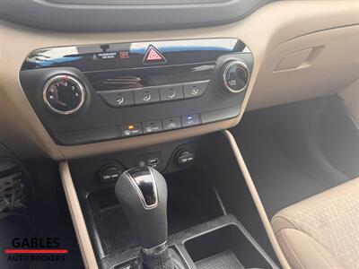 2017 Hyundai TUCSON SE   - Photo 21 - Miami, FL 33165