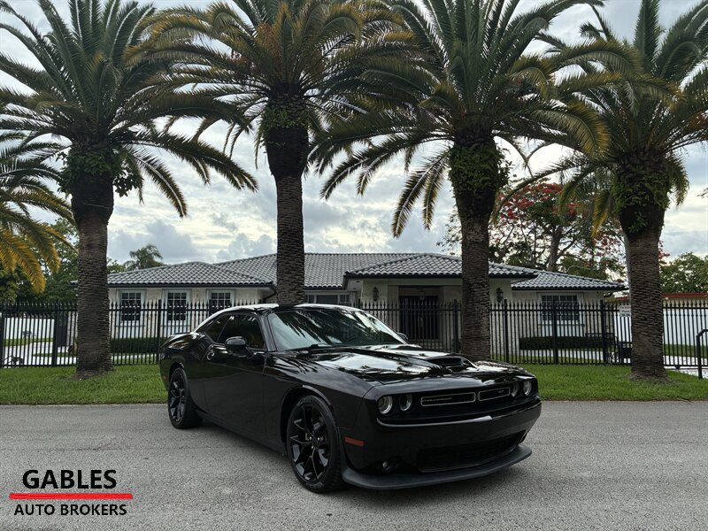 2021 Dodge Challenger GT   - Photo 1 - Miami, FL 33165