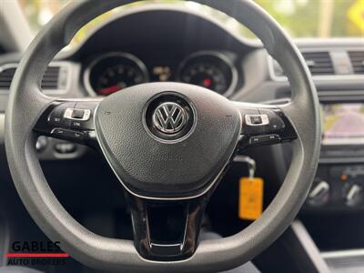 2017 Volkswagen Jetta 1.4T S   - Photo 16 - Miami, FL 33165