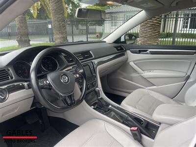 2018 Volkswagen Passat 2.0T SE   - Photo 13 - Miami, FL 33165