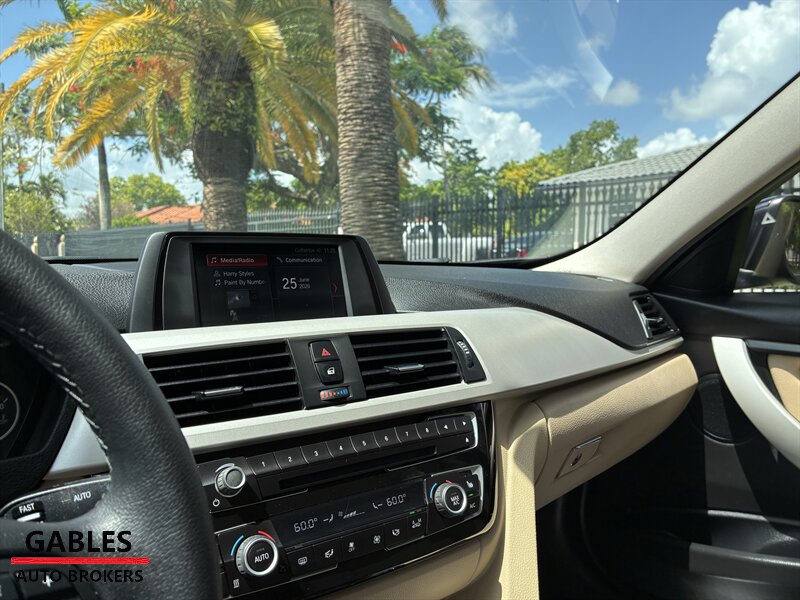 2018 BMW 3 — photo 17