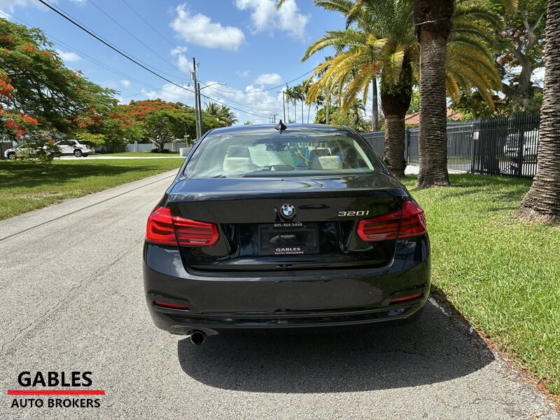 2018 BMW 3 — photo 10