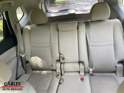 2017 Nissan Rogue S   - Photo 19 - Miami, FL 33165