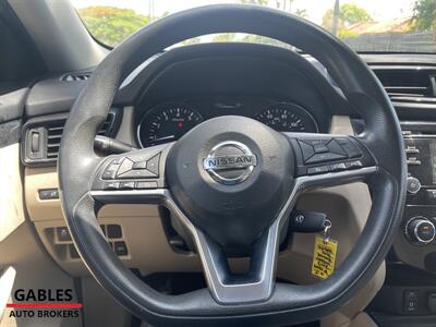 2017 Nissan Rogue S   - Photo 15 - Miami, FL 33165