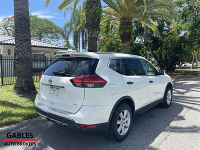 2017 Nissan Rogue S   - Photo 5 - Miami, FL 33165