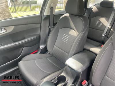 2019 Kia Forte LXS   - Photo 18 - Miami, FL 33165
