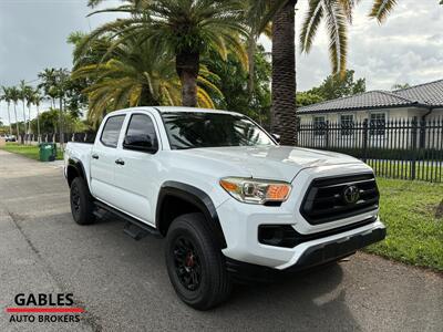 2022 Toyota Tacoma SR5 V6   - Photo 2 - Miami, FL 33165