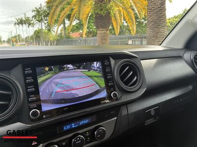 2022 Toyota Tacoma SR5 V6   - Photo 15 - Miami, FL 33165