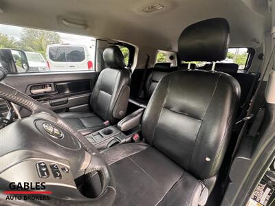 2007 Toyota FJ Cruiser   - Photo 14 - Miami, FL 33165