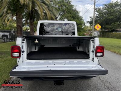 2020 Jeep Gladiator Sport S   - Photo 15 - Miami, FL 33165