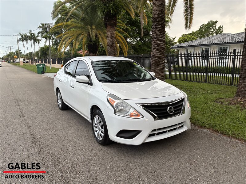 2018 Nissan Versa S photo 2