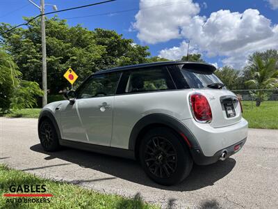 2021 MINI Hardtop 2 Door Cooper   - Photo 6 - Miami, FL 33165