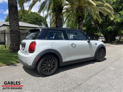 2021 MINI Hardtop 2 Door Cooper   - Photo 3 - Miami, FL 33165