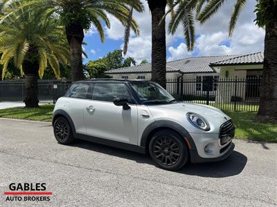 2021 MINI Hardtop 2 Door Cooper   - Photo 2 - Miami, FL 33165