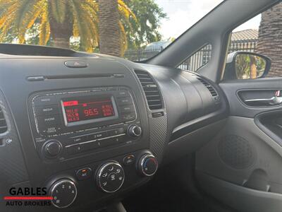 2015 Kia Forte EX   - Photo 16 - Miami, FL 33165