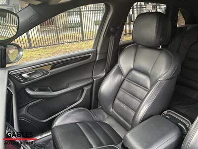 2016 Porsche Macan S   - Photo 18 - Miami, FL 33165