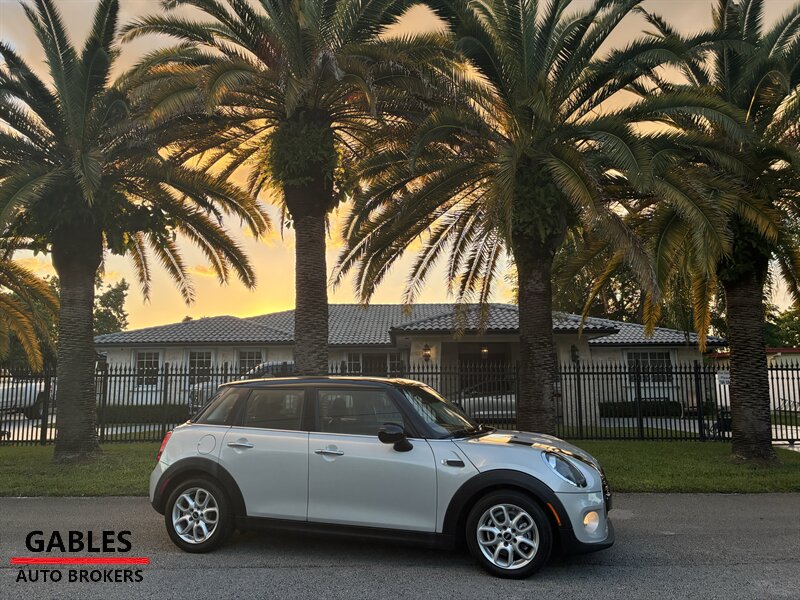 2019 MINI Hardtop 4 Door Cooper   - Photo 1 - Miami, FL 33165