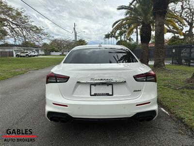 2023 Maserati Ghibli Modena - Photo 14 - Miami, FL 33165